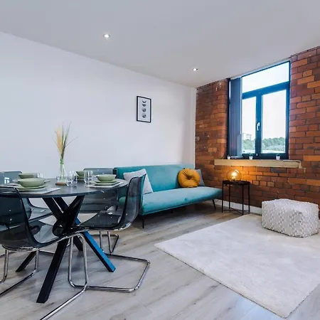 Modern 2 Bedroom Bradford - Sleeps 5 Apartment