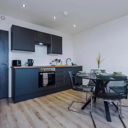 Modern 2 Bedroom Bradford - Sleeps 5 Apartment *